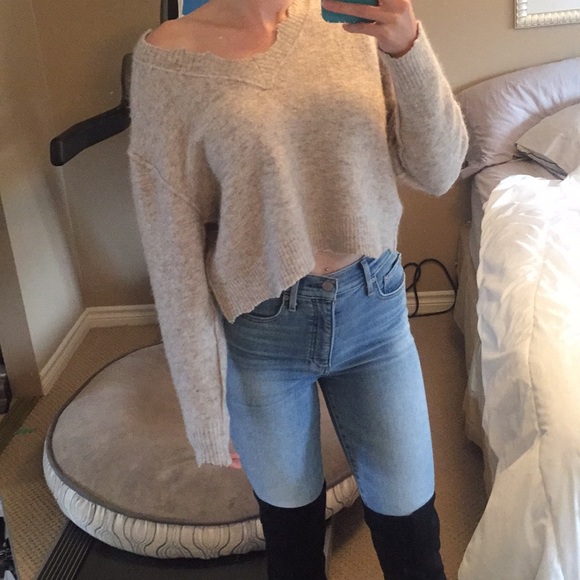 Aritzia Sweaters - Wilfred Free Crop Knit Sweater
